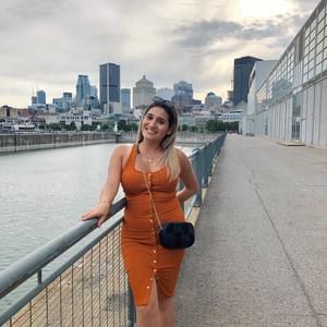 Meet your Posher, Priscila